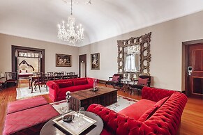 Convento do Espinheiro, Historic Hotel & Spa