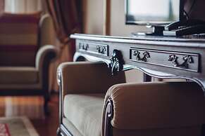 Convento do Espinheiro, Historic Hotel & Spa