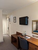 Cotswold Lodge Hotel