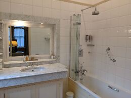 Cotswold Lodge Hotel