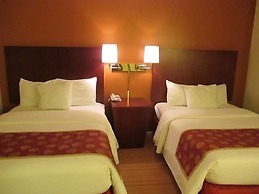 Red Carpet Inn & Suites