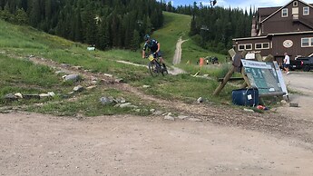 Good Medicine Lodge Bed & Breakfast