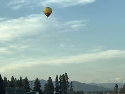 Good Medicine Lodge Bed & Breakfast