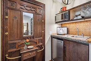 Good Medicine Lodge Bed & Breakfast