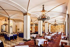 Arlington Resort Hotel and Spa