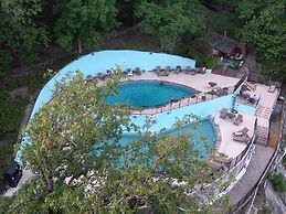 Arlington Resort Hotel and Spa