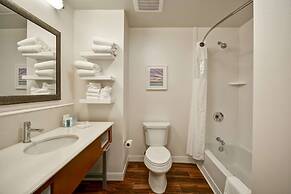 Hampton Inn & Suites Charleston Airport