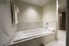 The Grand at Bedford Village Inn