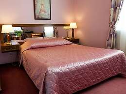 Maxima Irbis Hotel