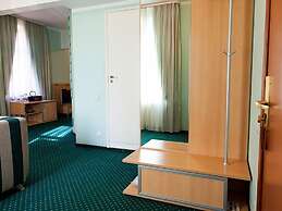 Maxima Irbis Hotel