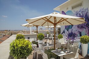 The Independent Hotel