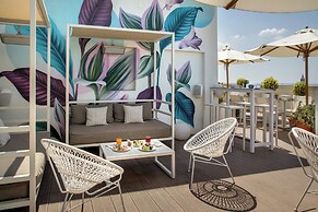 The Independent Hotel