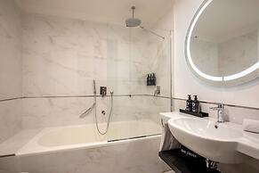 The Independent Hotel