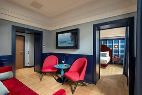 The Independent Hotel