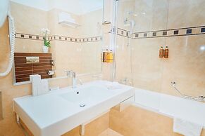 BRISTOL Hotel Opatija