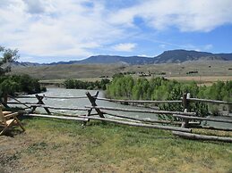 Yellowstone Valley Inn