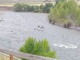 Yellowstone Valley Inn