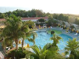 Marina Club Hotel