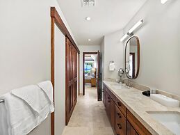 Puunoa  - CoralTree Residence Collection