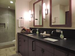 Puunoa  - CoralTree Residence Collection