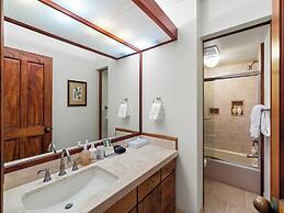 Puunoa  - CoralTree Residence Collection