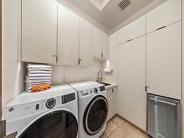 Puunoa  - CoralTree Residence Collection