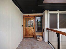 Puunoa  - CoralTree Residence Collection