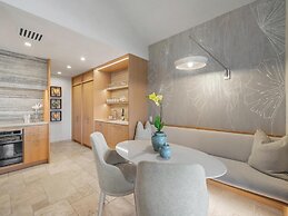 Puunoa  - CoralTree Residence Collection