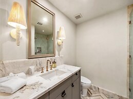 Puunoa  - CoralTree Residence Collection