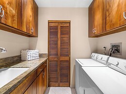 Puunoa  - CoralTree Residence Collection