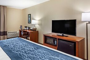 Comfort Inn & Suites Spring Lake - Fayetteville near Fort Bragg