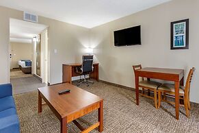 Comfort Inn & Suites Spring Lake - Fayetteville near Fort Bragg