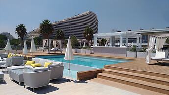 Mercure Villeneuve Loubet Plage