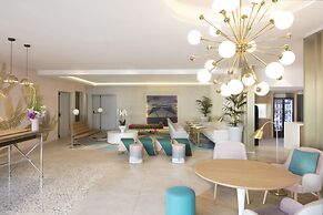 Mercure Villeneuve Loubet Plage