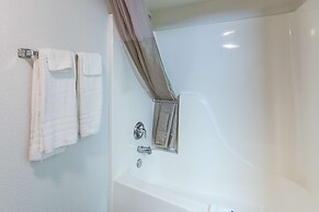 Motel 6 Cleveland, TX