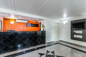 Motel 6 Cleveland, TX