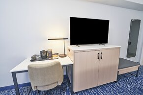 All Seasons Inn and Suites