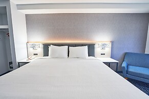 All Seasons Inn and Suites