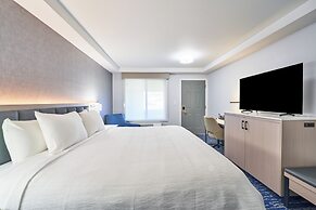 All Seasons Inn and Suites
