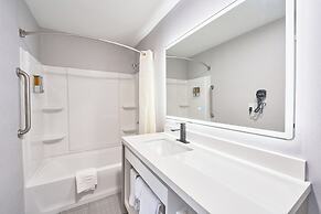 All Seasons Inn and Suites