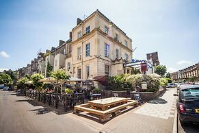 Clifton Hotel