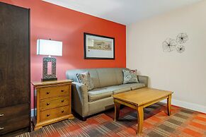 Polynesian Hotel & Suites Wisconsin Dells/Lake Delton