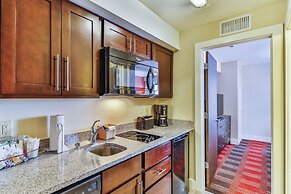Polynesian Hotel & Suites Wisconsin Dells/Lake Delton