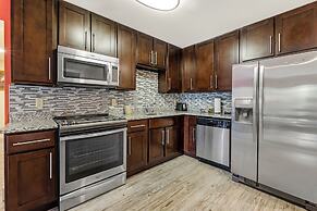 Polynesian Hotel & Suites Wisconsin Dells/Lake Delton