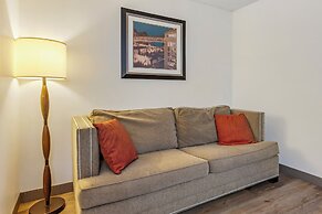 Polynesian Hotel & Suites Wisconsin Dells/Lake Delton