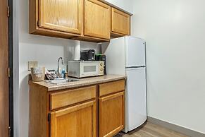 Polynesian Hotel & Suites Wisconsin Dells/Lake Delton