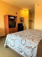 Super 8 by Wyndham Topeka at Forbes Landing