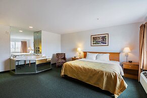 Quality Inn & Suites Belmont Route 151