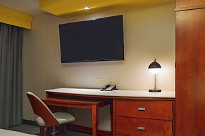 Courtyard by Marriott Medford Airport