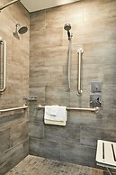 Courtyard by Marriott Medford Airport